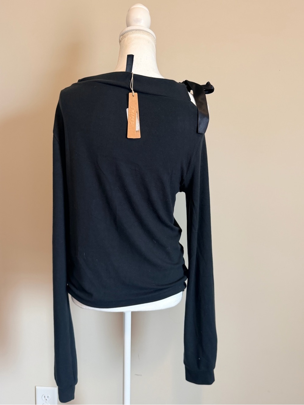 NWT SKIMS CLOUD off the shoulder women's long sleeve top size medium - Picture 8 of 14